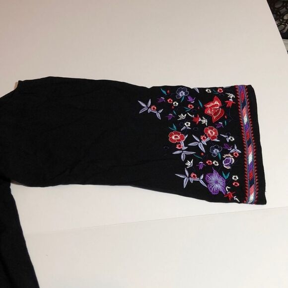 Parker Adelise Embroidered Cold Shoulder Top - Picture 9 of 16